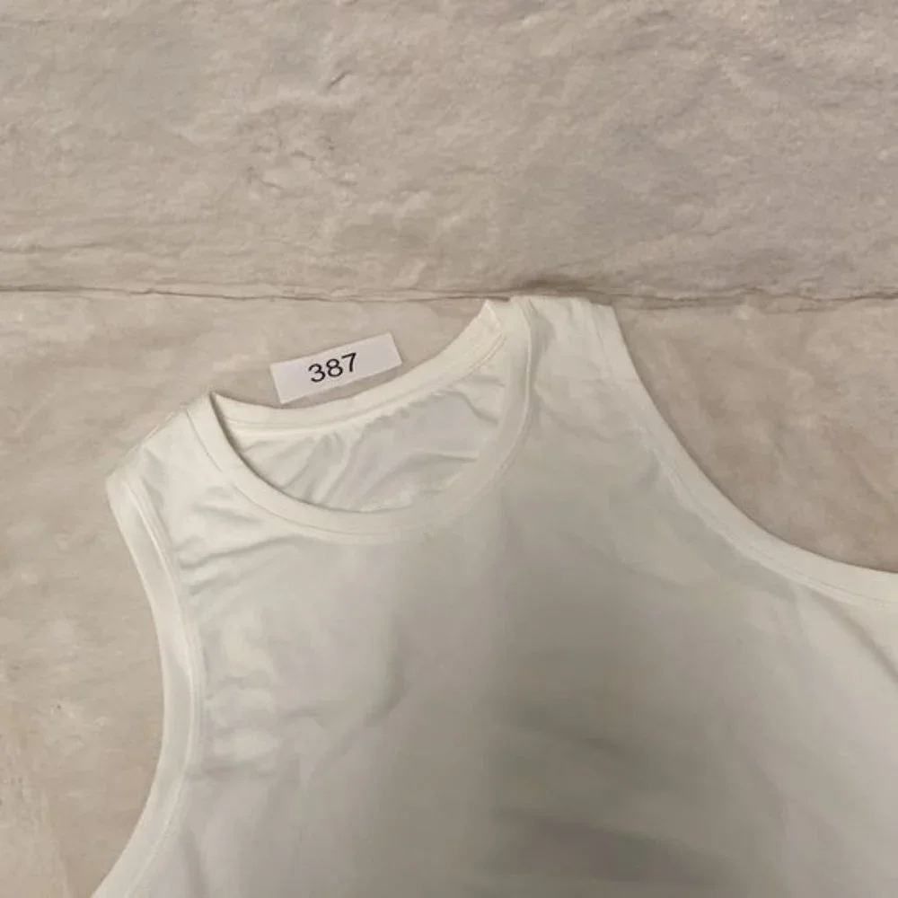 Women Crop Top Sleeveless White Color Size M